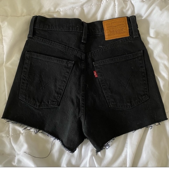 Black Levi Ribcage Shorts - Picture 4 of 6